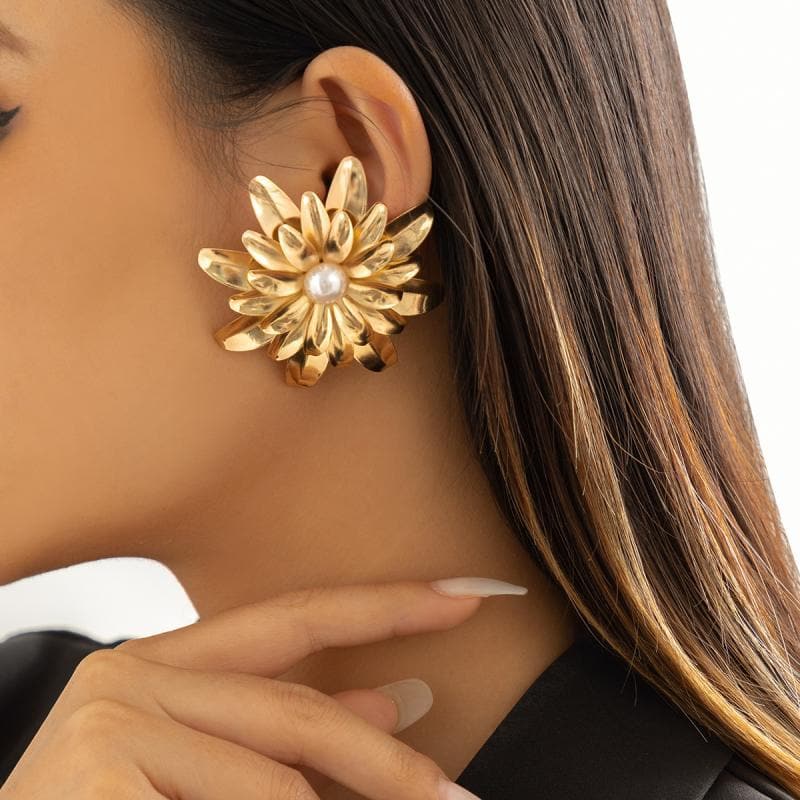 Women's Exaggerated Daisy Flower Stereo Stud Earrings - Greatonushoes