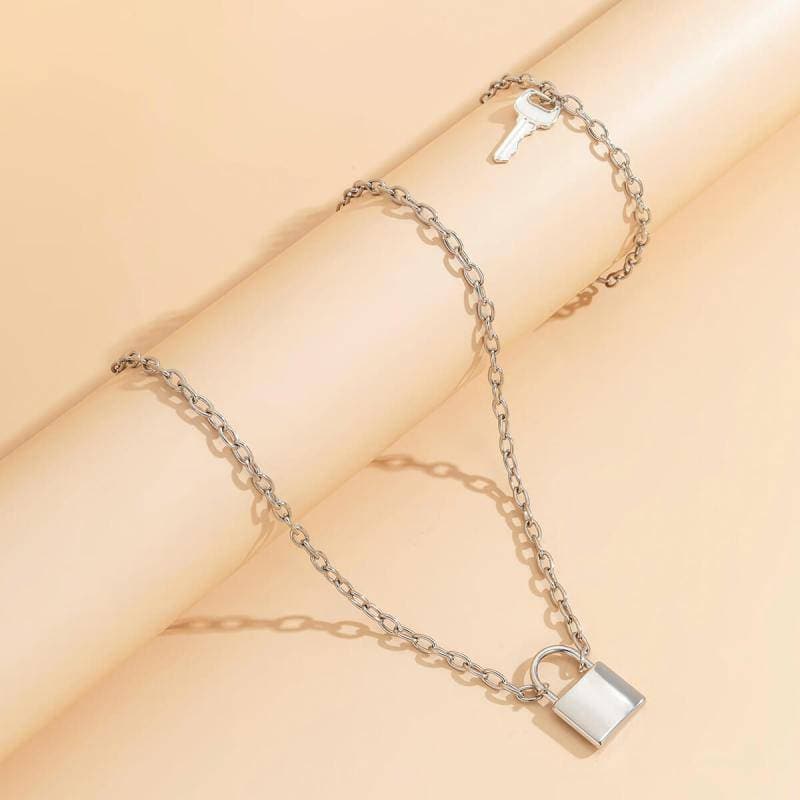 Women's Simple Lock Pendant Necklaces - Greatonushoes